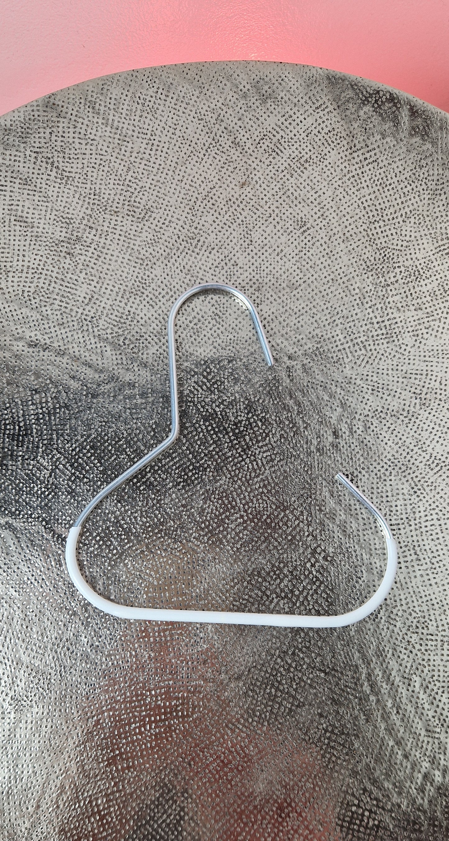 Cintres Pour Accessoires en Acier – Élégants et Pratiques