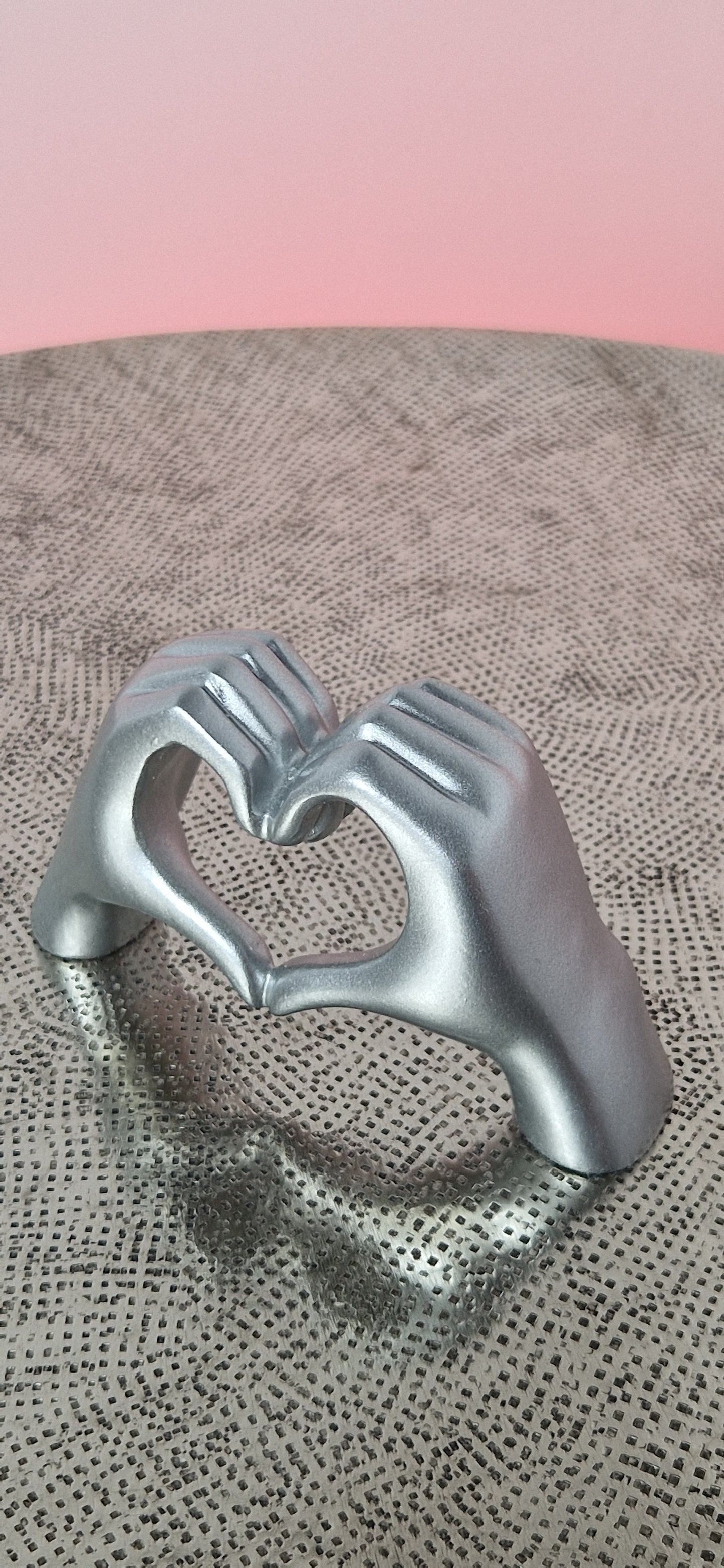 Sculpture "Mains en Cœur"