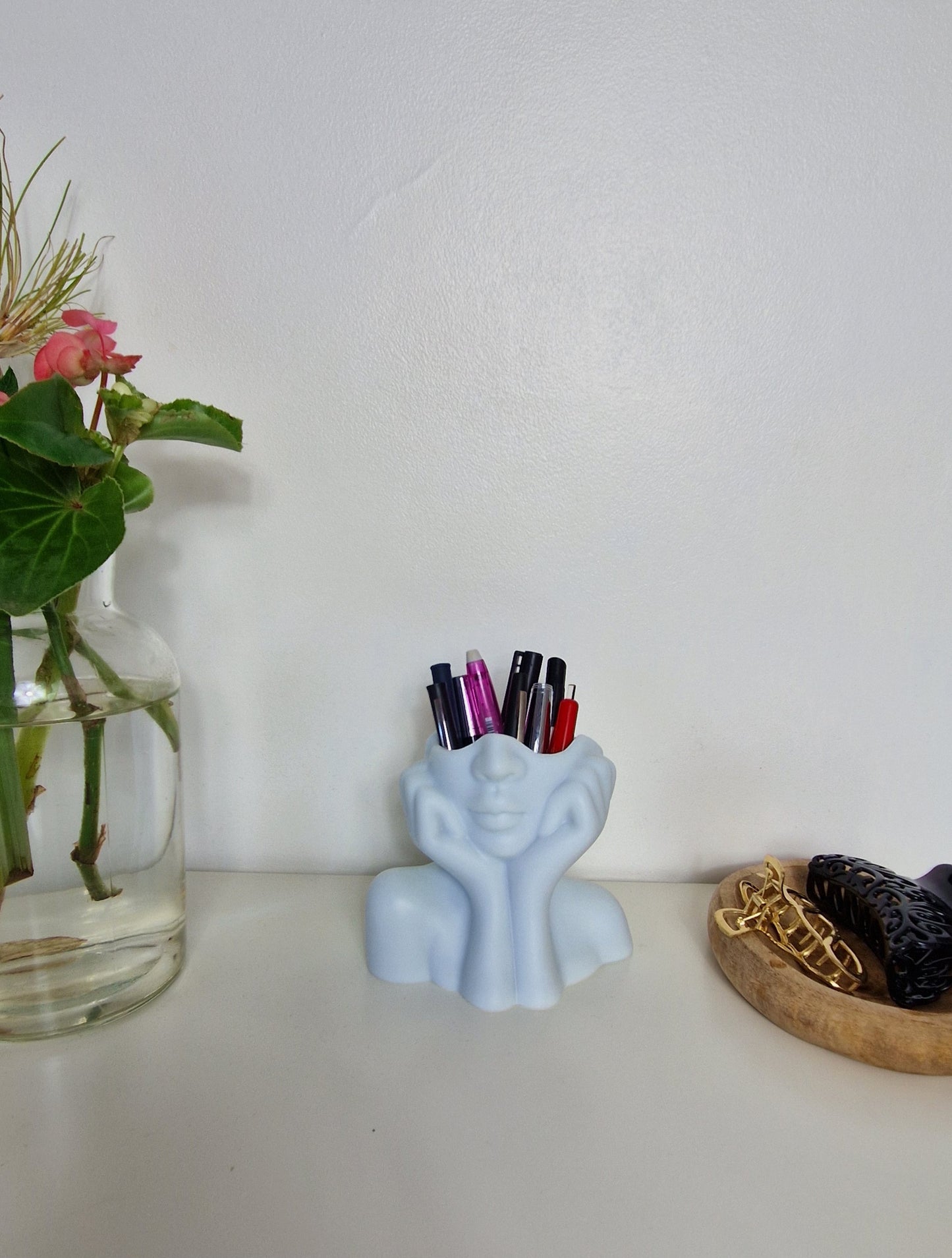 Pot Organisateur Statue Visage "Main Stylisée"