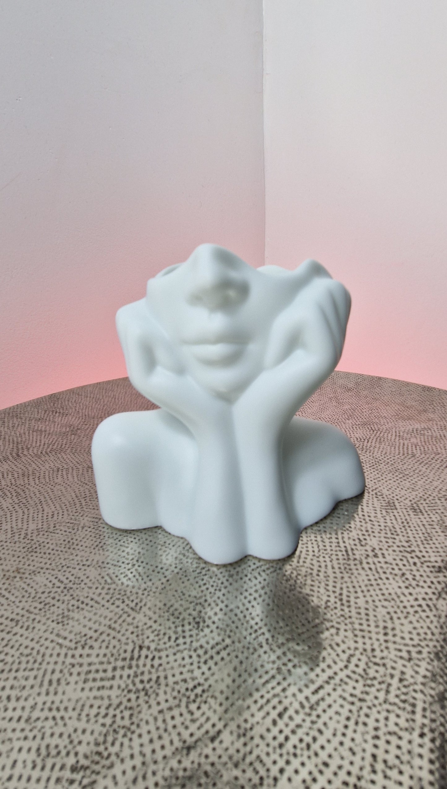 Pot Organisateur Statue Visage "Main Stylisée"