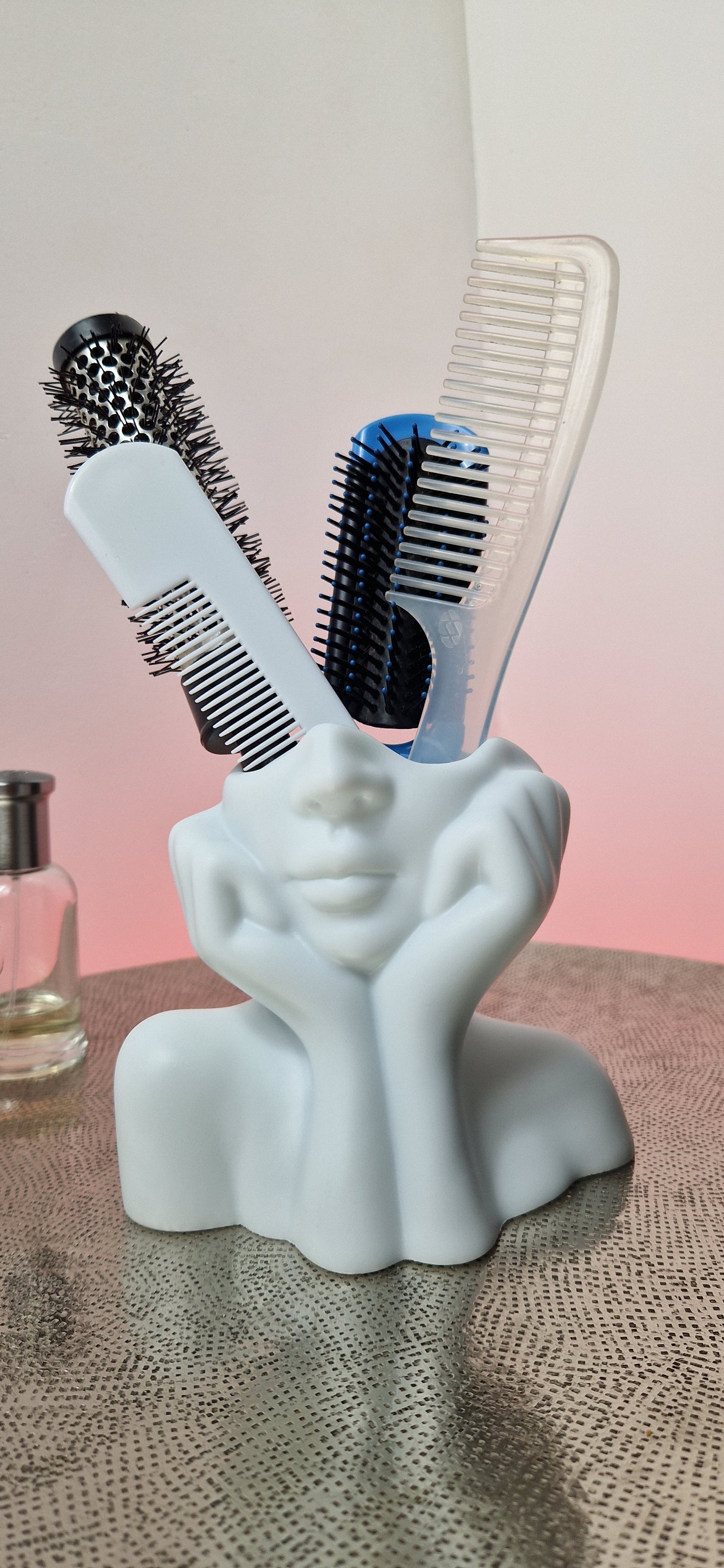 Pot Organisateur Statue Visage "Main Stylisée"