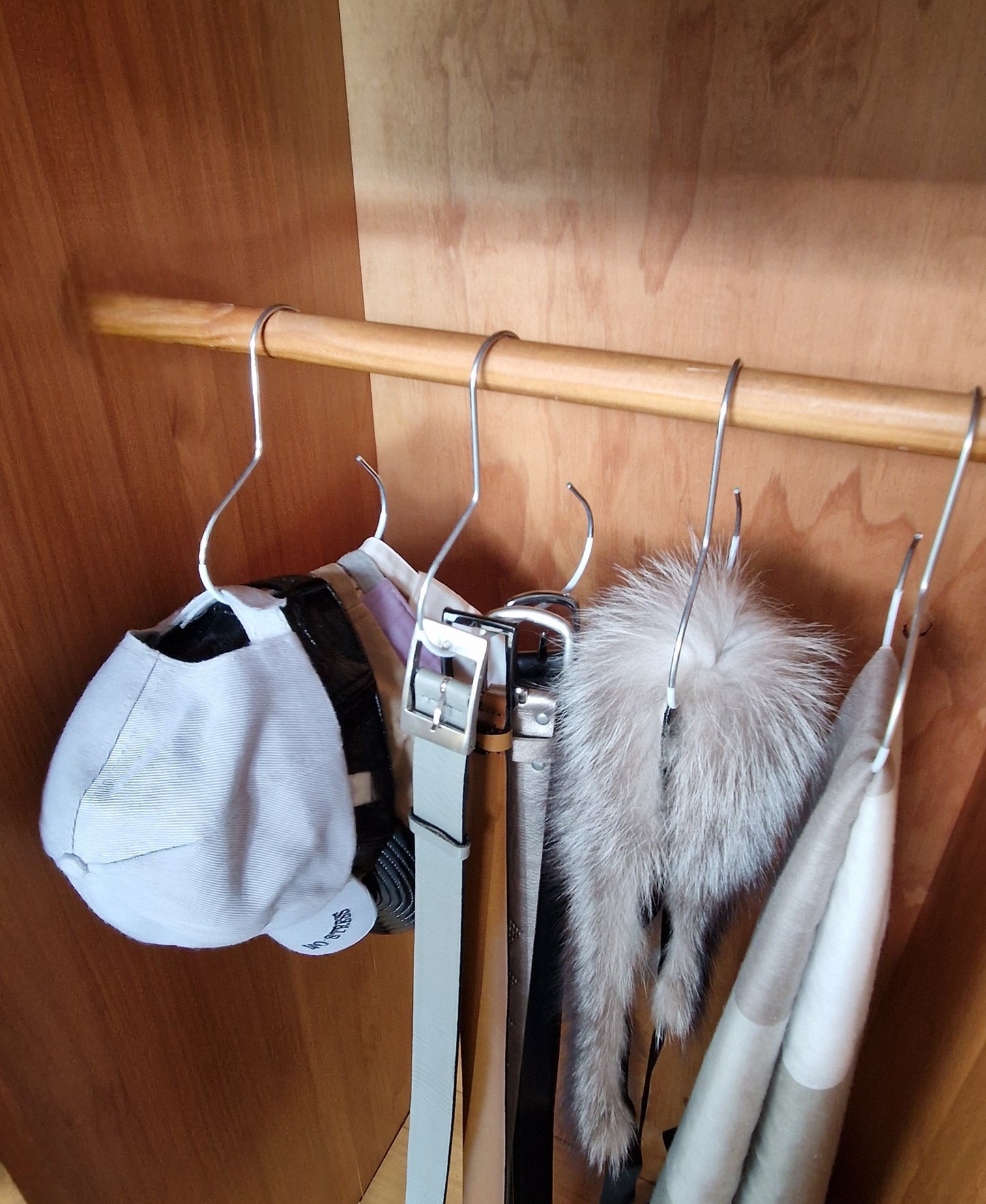Cintres Pour Accessoires en Acier – Élégants et Pratiques