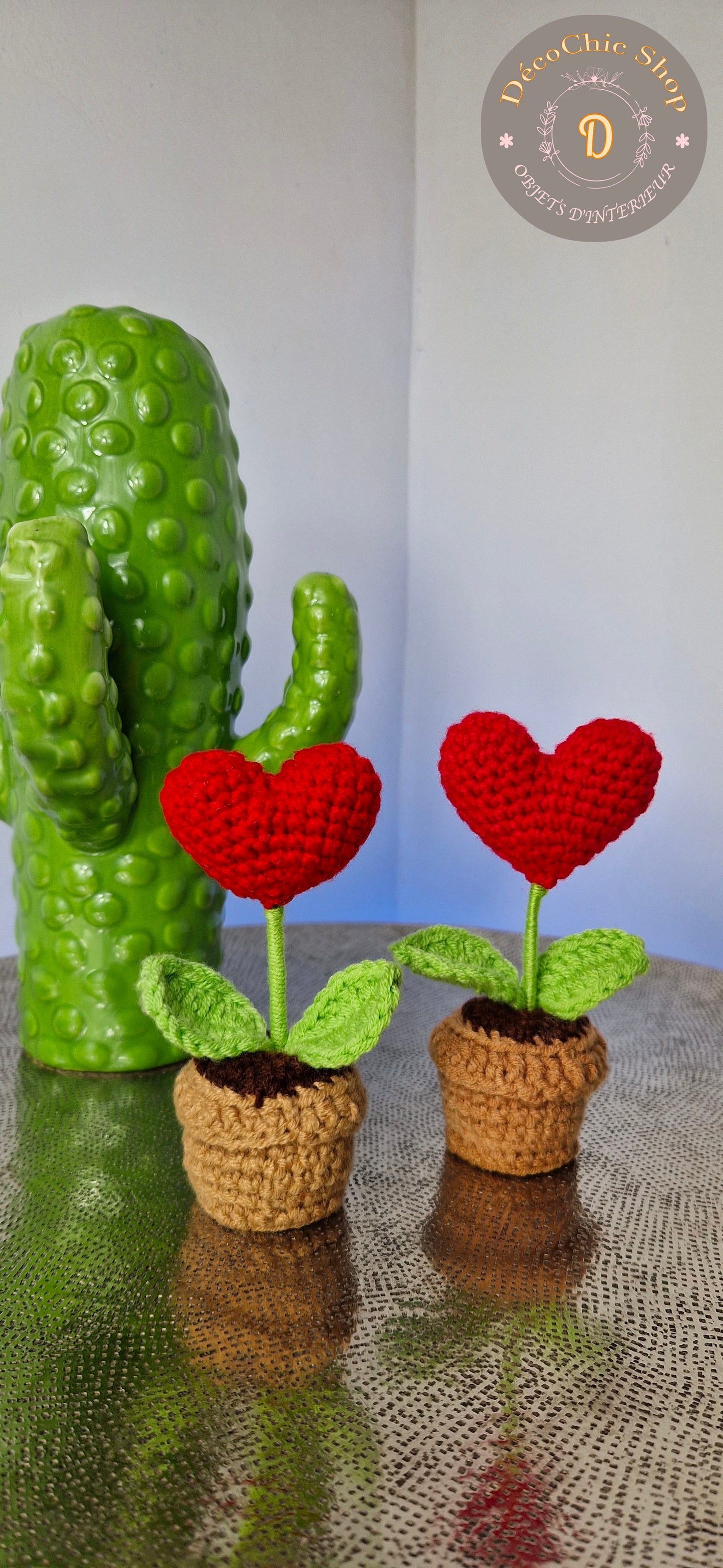 Décoration "Fleur en Cœur en Pot Tricoté"