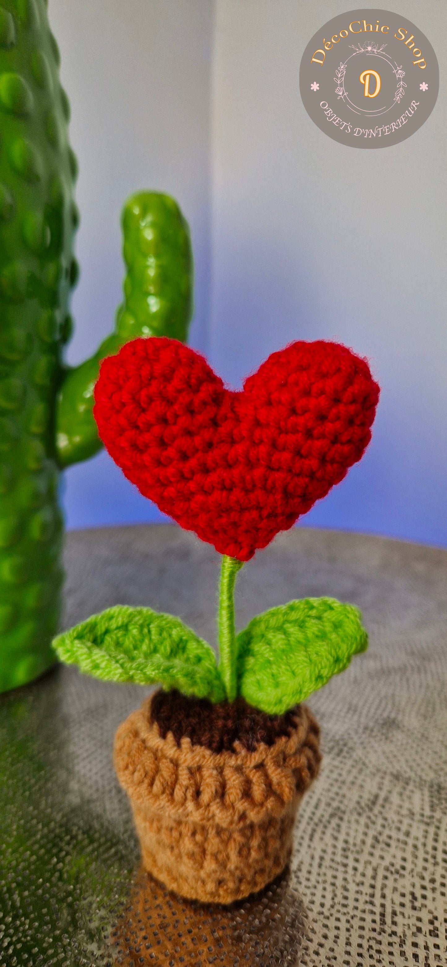 Décoration "Fleur en Cœur en Pot Tricoté"