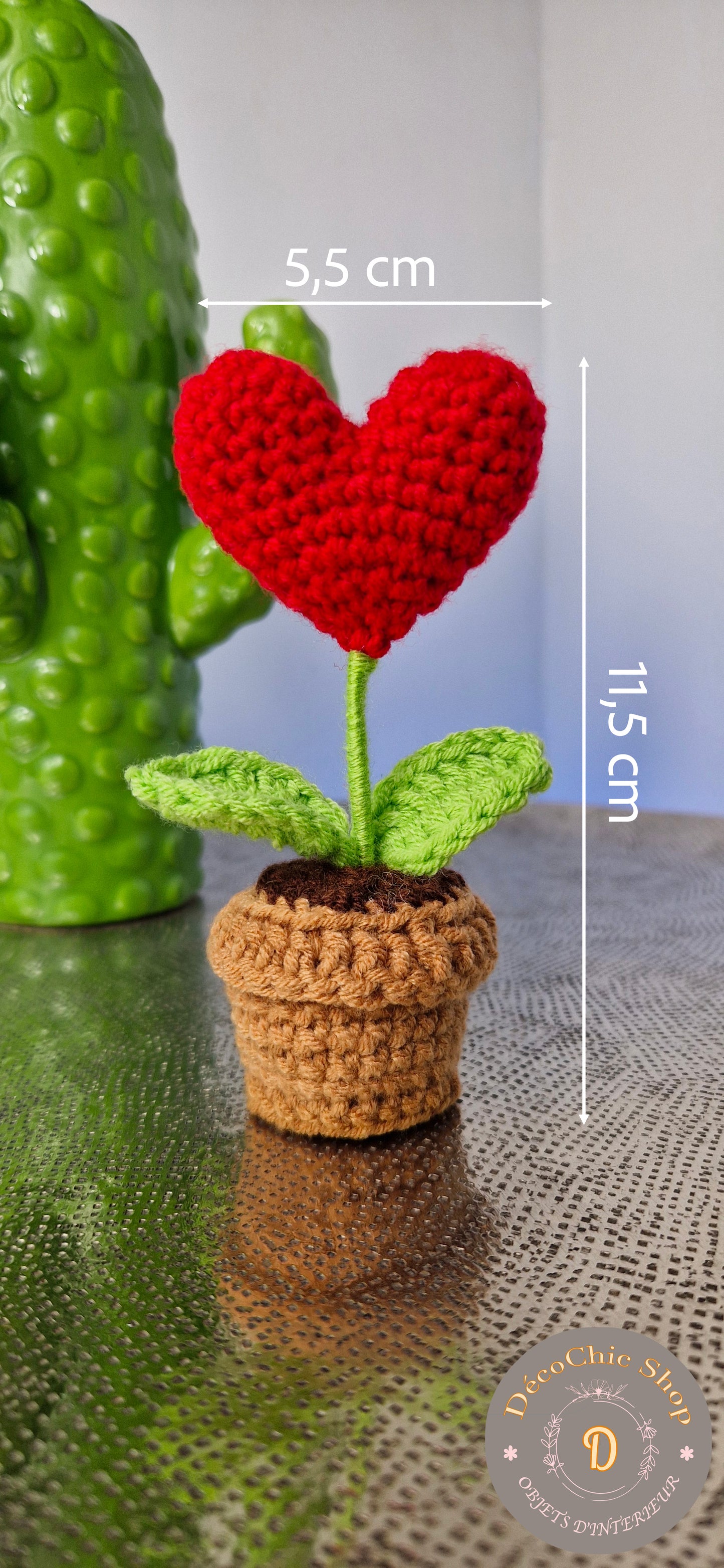 Décoration "Fleur en Cœur en Pot Tricoté"
