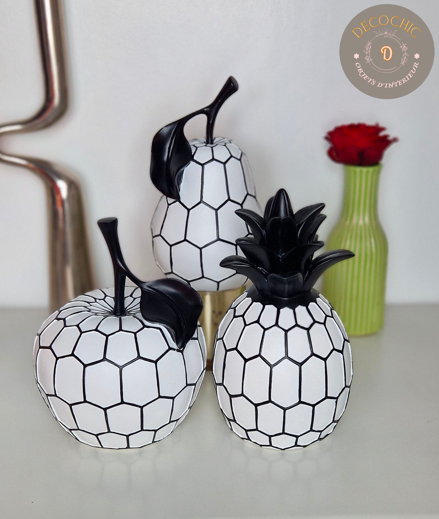 Sculpture "Pomme, Ananas ou Poire" – Décoration Graphique en Résine