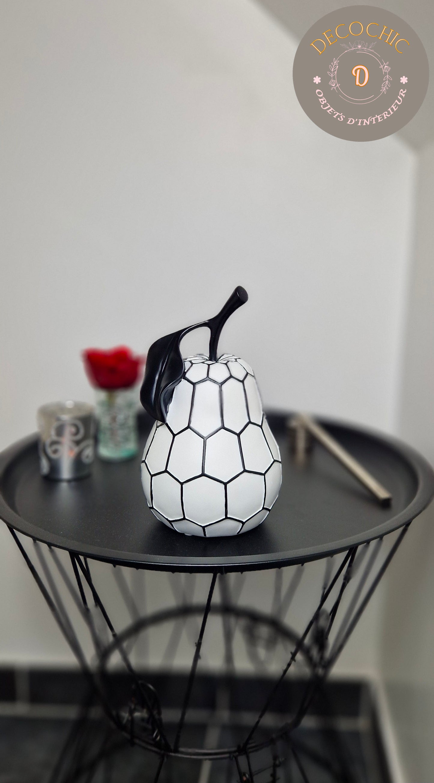 Sculpture "Pomme, Ananas ou Poire" – Décoration Graphique en Résine